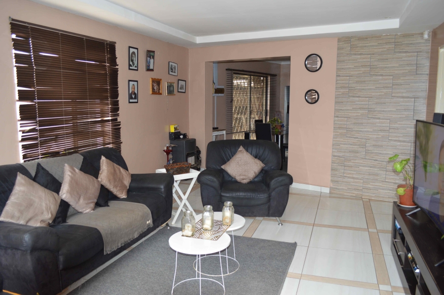 4 Bedroom Property for Sale in Aloevale Eastern Cape